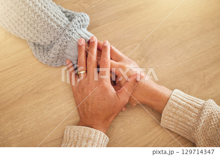 Love, support or couple holding hands with hope, trust and faith in a marriage partnership commitment. Wellness, zoom or calm people with empathy, kindness or care in counseling or therapy for help 129714347