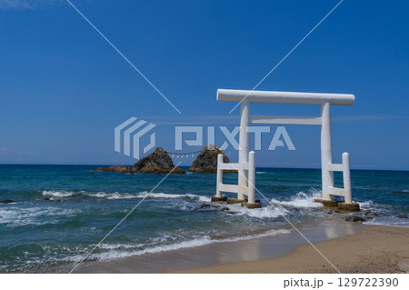 【福岡】糸島 二見ヶ浦の夫婦岩_04 【福岡】糸島 二見ヶ浦の夫婦岩_04 129722390