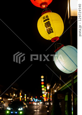 夏祭りの後の夜の提灯 川越百万灯夏まつり 　a-1 129724540