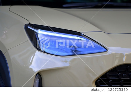車のヘッドライト イメージ 車のヘッドライト イメージ 129725350