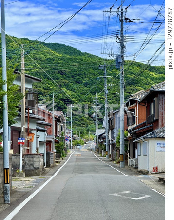 長崎県・上五島・中通島の美しい海とドライブ風景 129728787