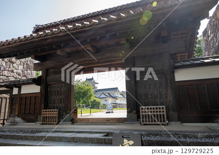 富山城跡 千歳御門と模擬天守 富山城跡 千歳御門と模擬天守 129729225