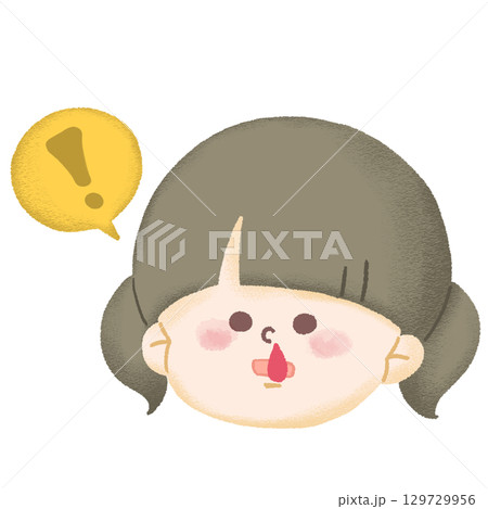急に鼻血が出て驚いている子ども 129729956