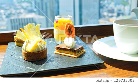 カフェのスイーツ カフェのスイーツ 129733305
