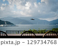 海の見えるカフェ店内からの景色 129734768