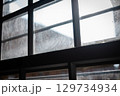 雲った窓 129734934