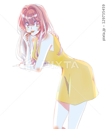 口紅を塗っている女性　笑顔　逆光 129735459
