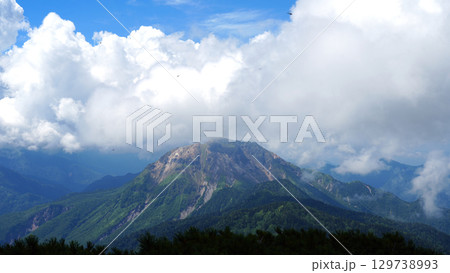 西穂丸山から望む焼岳 129738993