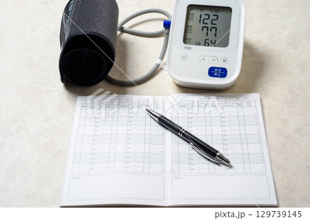 健康管理に欠かせない家庭用血圧計 129739145