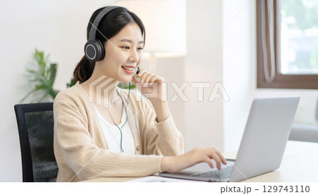 在宅ワークする女性,Generative AI,AI画像 129743110