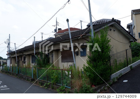 放棄された長屋 放棄された長屋 129744009