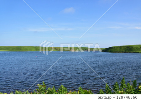 北海道根室市道道35号納沙布岬から協力橋までの風景 129746560
