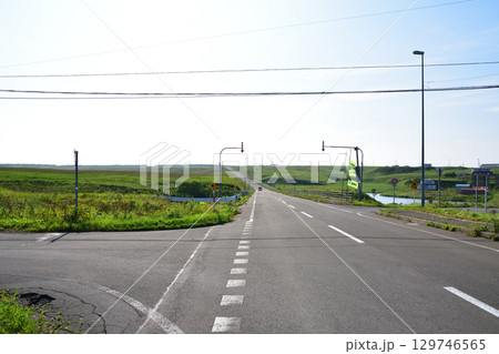 北海道根室市道道35号納沙布岬から協力橋までの風景 129746565