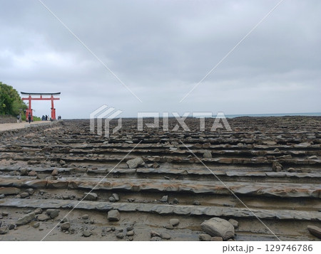 宮崎・青島の奇岩「鬼の洗濯板」 129746786