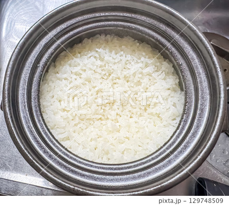 土鍋で炊く美味しいごはん 129748509