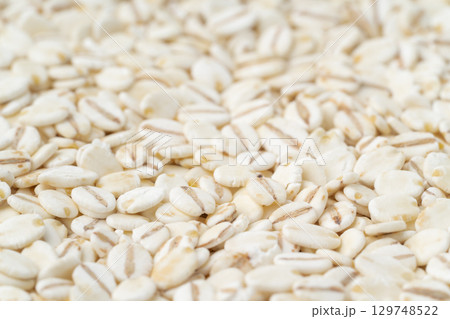 押し麦のクローズアップ 押し麦のクローズアップ 129748522