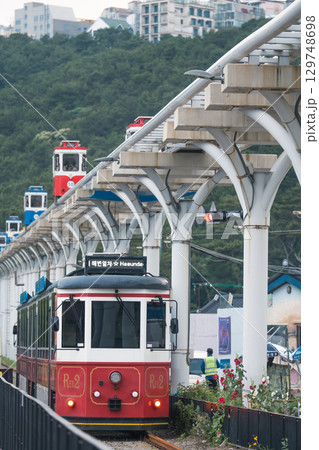 スカイカプセルと電車 スカイカプセルと電車 129748698