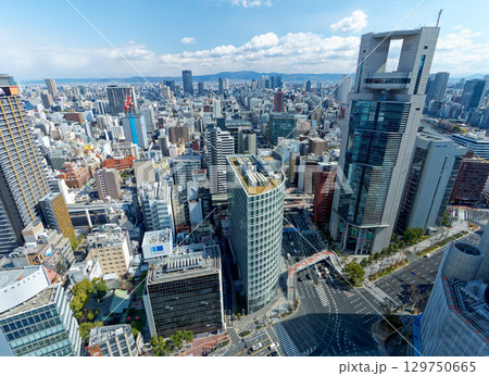 大阪梅田 駅前第3ビル最上階から見る都市風景 129750665