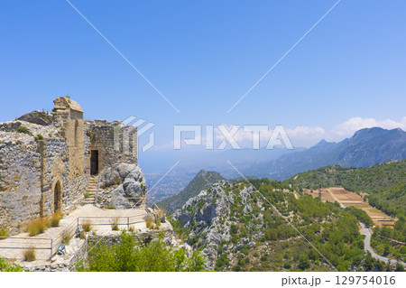 北キプロス・トルコ共和国の聖ヒラリオン城から見る絶景写真 129754016