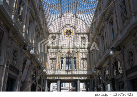 ギャルリ・サンテュベールのガラス屋根 （Galeries Royales Saint-Hubert） 129756422