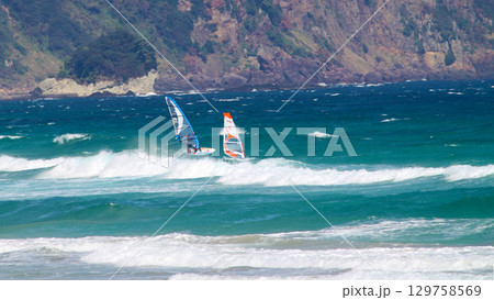 白浜海岸とウィンドサーフィン 白浜海岸とウィンドサーフィン 129758569