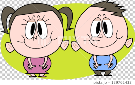 太めの男の子女の子笑顔 129761432