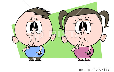 何かを見つめる太めの男の子女の子 129761451