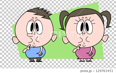 何かを見つめる太めの男の子女の子 129761451