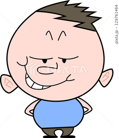 腕を後ろに回してニヤニヤする太めの男の子 129761464
