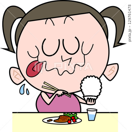 食事をする太めの女の子 129761478