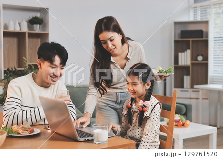 Family spends their free time together 129761520