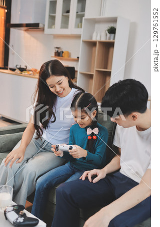 Family spends their free time together 129761552