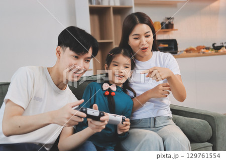 Family spends their free time together 129761554