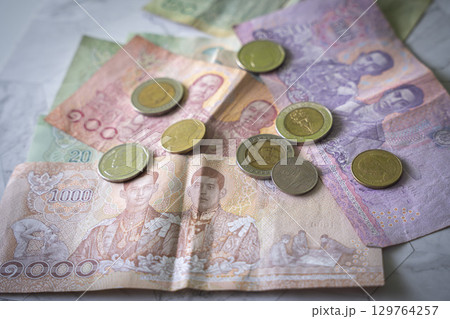 タイの通貨 バーツ 129764257