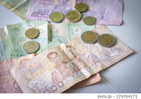 タイの通貨 バーツ 129764271