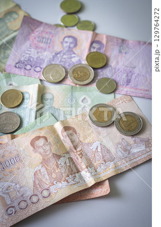 タイの通貨 バーツ 129764272