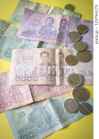 タイの通貨 バーツ 129764279