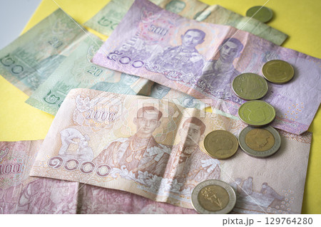 タイの通貨 バーツ 129764280
