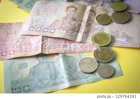 タイの通貨 バーツ 129764281