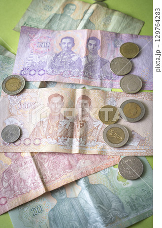 タイの通貨 バーツ 129764283