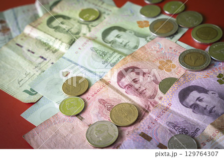タイの通貨 バーツ 129764307
