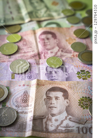 タイの通貨 バーツ 129764310