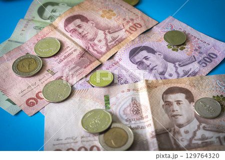 タイの通貨 バーツ 129764320