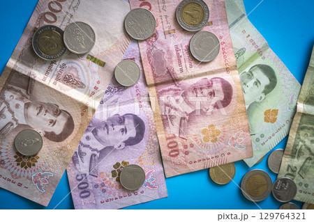 タイの通貨 バーツ 129764321