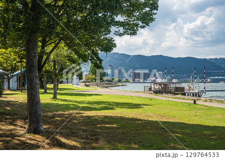 琵琶湖岸なぎさ公園夏景色 滋賀県大津市 琵琶湖岸なぎさ公園夏景色 滋賀県大津市 129764533
