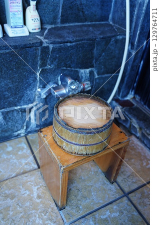 温泉の洗い場 温泉の洗い場 129764711