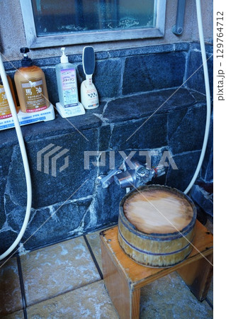 温泉の洗い場 129764712