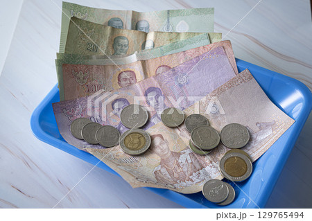 タイの通貨 バーツ 129765494