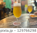 おしゃれパブでクラフトビール 129766298