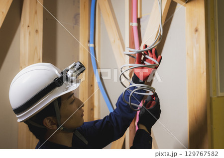 ユニットバスの配線工事 129767582